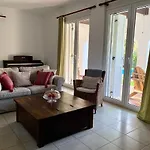 ヴィラ Sofia With Garden, Pool And Lounge Areas