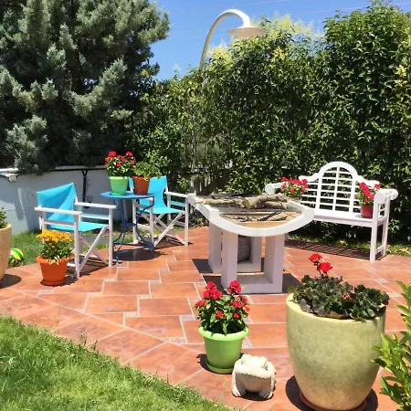 Sofia With Garden, Pool And Lounge Areas *