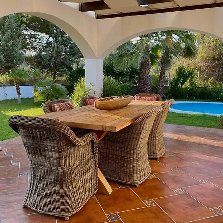 Sofia With Garden, Pool And Lounge Areas كولومبيا