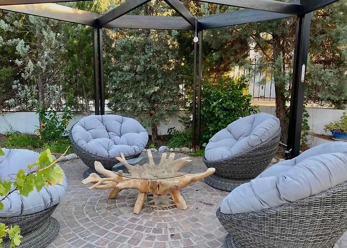 Sofia With Garden, Pool And Lounge Areas