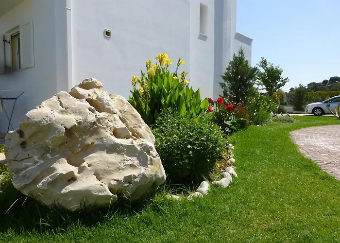 Sofia With Garden, Pool And Lounge Areas *