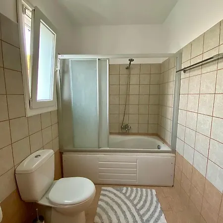 Sofia With Garden, Pool And Lounge Areas * 科林比亚