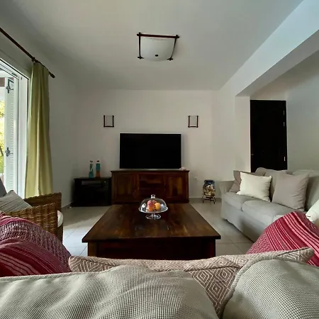 Sofia With Garden, Pool And Lounge Areas Βίλα *