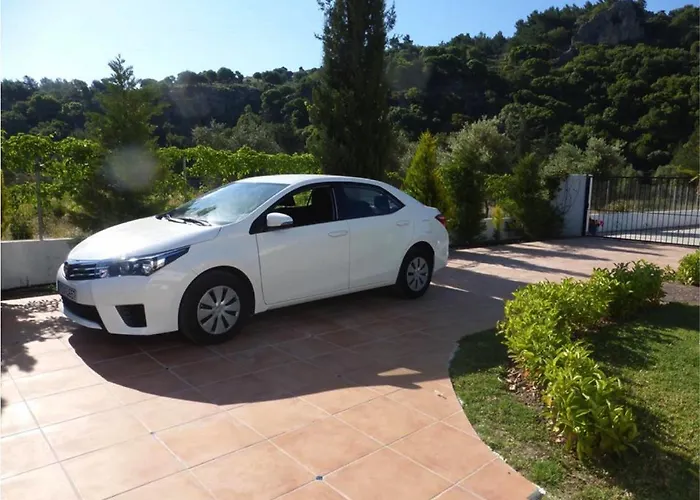 Sofia With Garden, Pool And Lounge Areas *